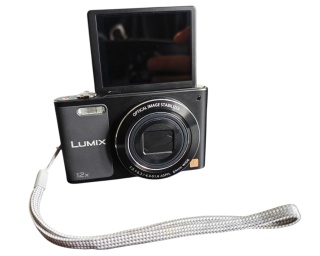 Panasonic Lumix DMC-SZ1 – Czarny | 16 MP | 12x Zoom | Obkręcany ekran | Digicam