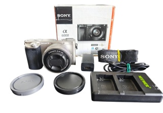 Aparat bezlusterkowy Sony Alpha A6000 | Komplet | 24,3 MP | NFC | Wi-Fi | Full HD