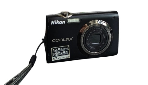 Nikon Coolpix S3000 Aparat cyfrowy kompaktowy | Czarny | 12 MP | 4x Zoom | 2010 | Digicam | Używany