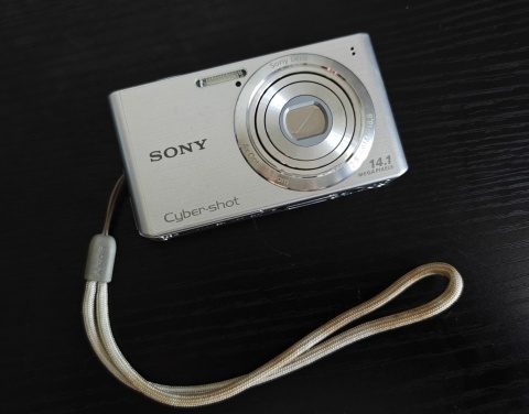 Sony Cyber-shot DSC-W610 Aparat cyfrowy kompaktowy | Srebrny | 14.1 MP | 4x Zoom | 2012 | Digicam | Używany